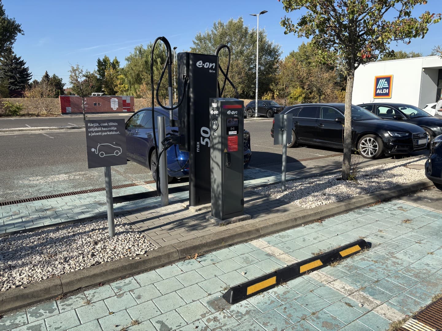 E.ON Drive - ALDI 1165 Budapest Bökényföldi 102 photo 3