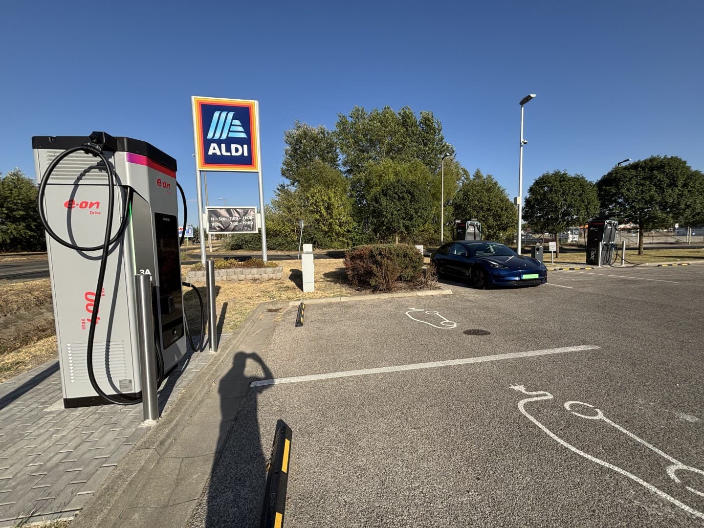 E.ON Drive - ALDI 2151 Fót Fehérkő 5 photo 2