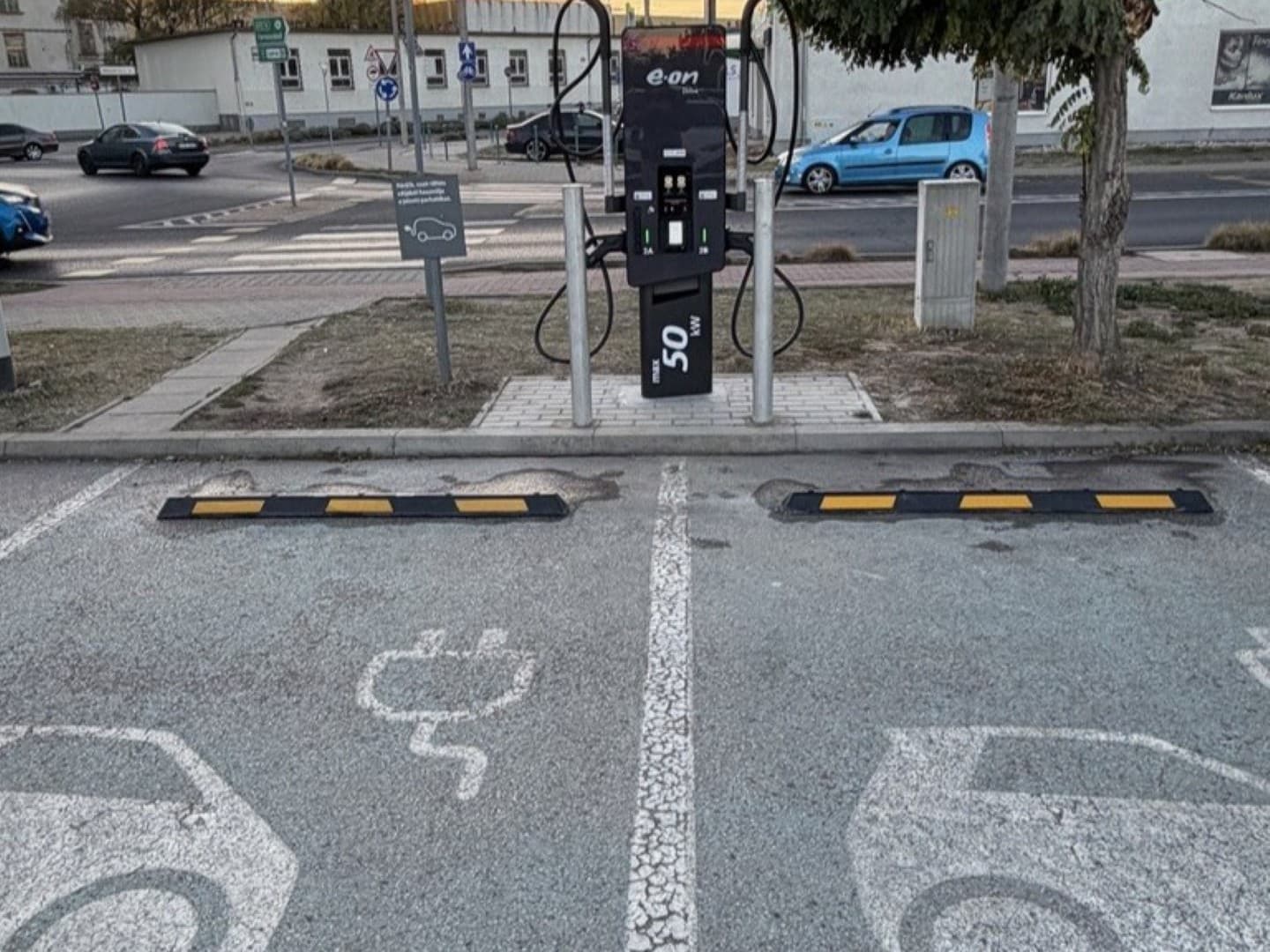 E.ON Drive - ALDI 9000 Győr Fehérvári 5/A